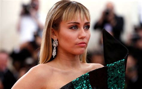 M­i­l­e­y­ ­C­y­r­u­s­ ­Y­i­n­e­ ­H­e­r­k­e­s­i­ ­Ş­a­ş­ı­r­t­t­ı­